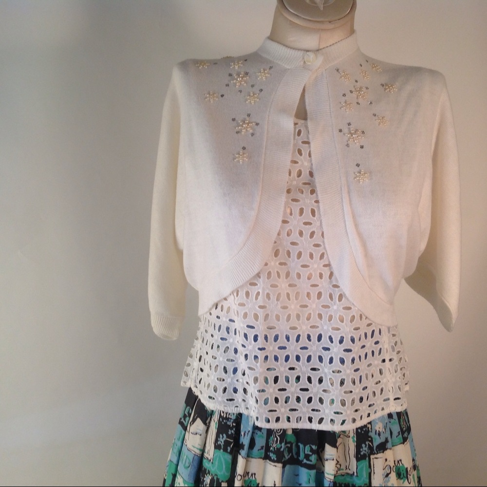 VTG ivory crop sweater with lapel decorations